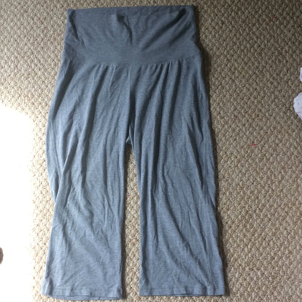 Motherhood maternity capris